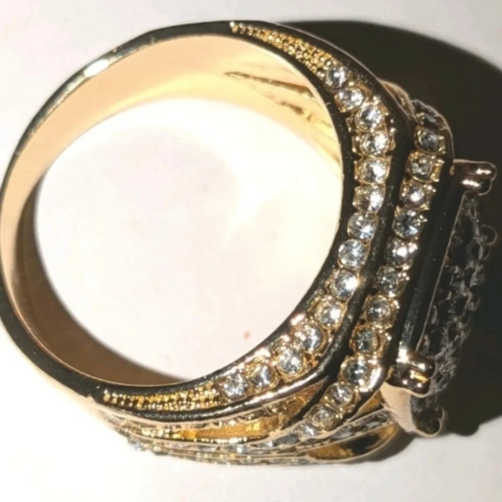 Elegant Gold Colored Men's Ring